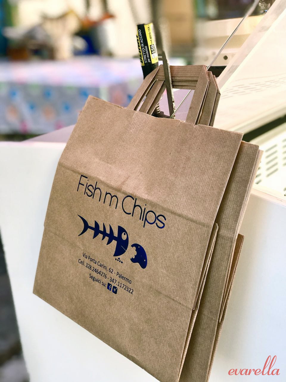 fishmchips papiertüten mercatoballaro palermo Fish m Chips Mercato Del Capo, Palermo