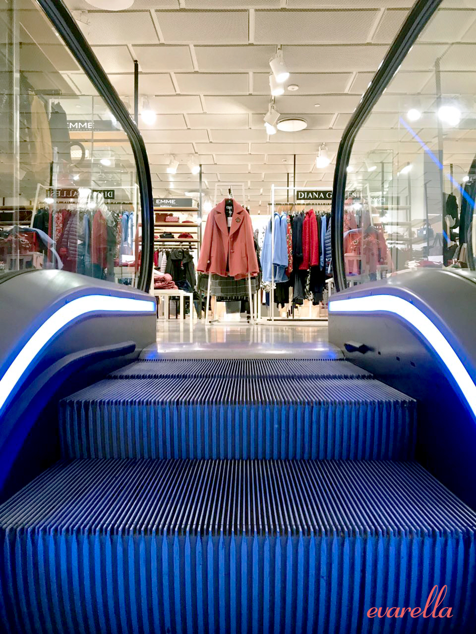 larinascente palermo rolltreppe Rolltreppe in die Damenabteilung – La Rinascente Palermo